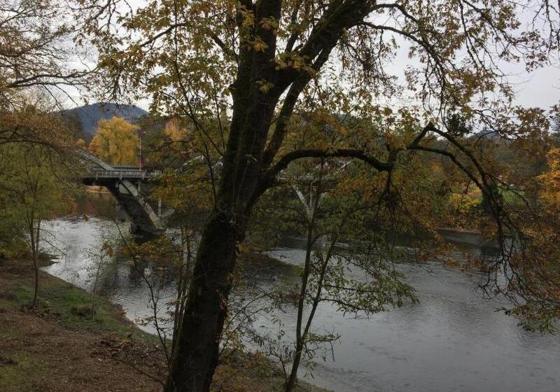 فندق Red Lion Inn & Suites Grants Pass