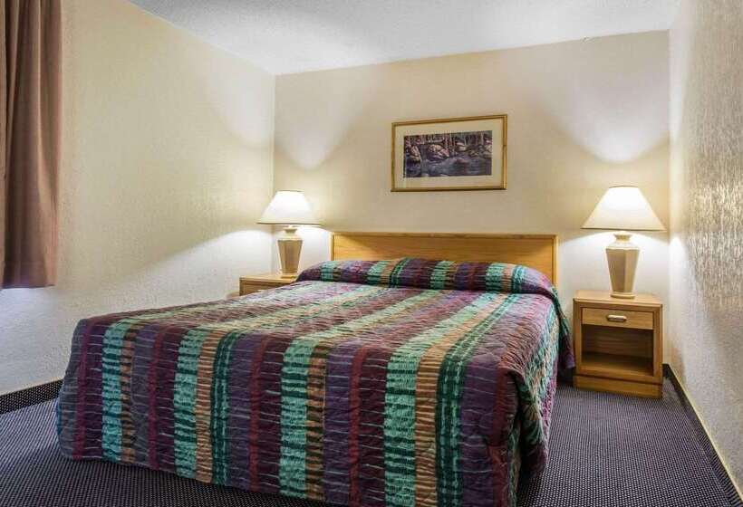 בית מלון כפרי Rodeway Inn & Suites