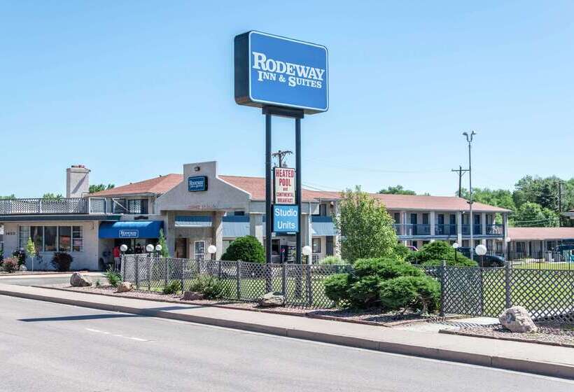 בית מלון כפרי Rodeway Inn & Suites