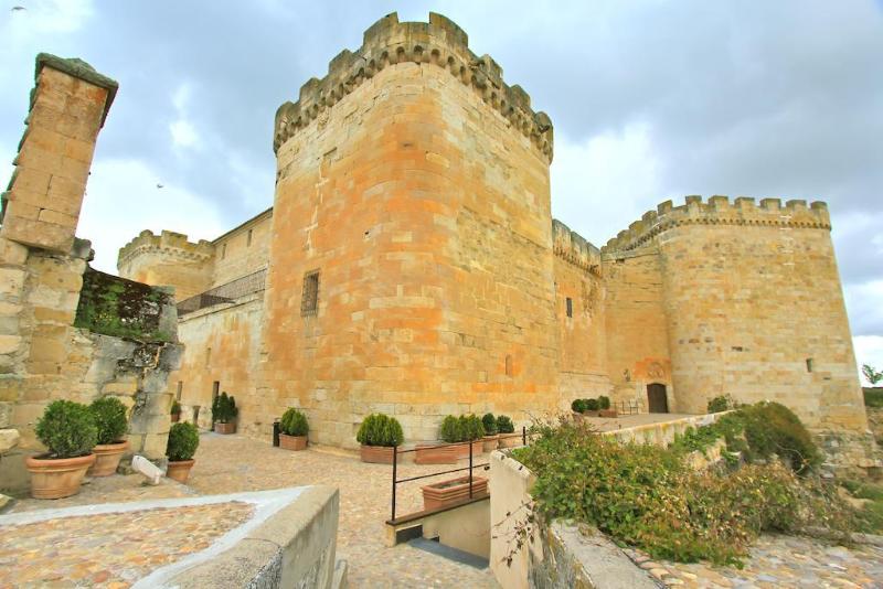 בית מלון כפרי Posada Real Castillo Del Buen Amor