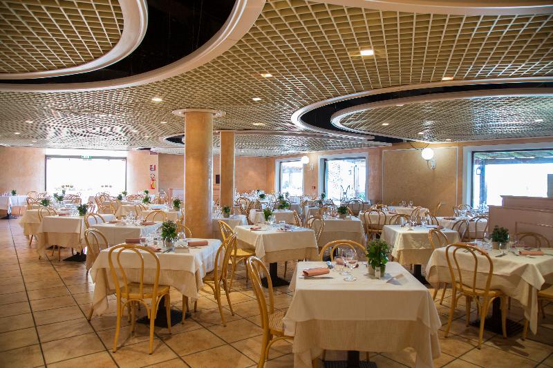 Отель Sant Elmo Beach