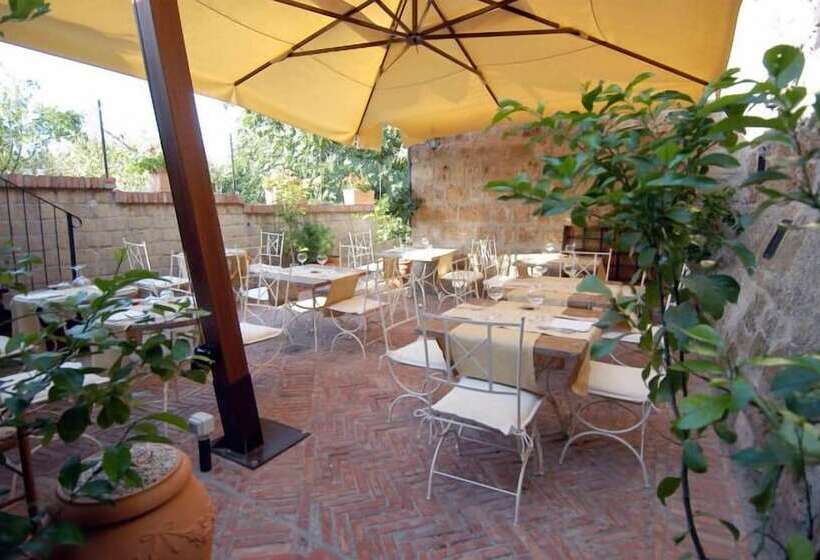 בית מלון כפרי Scilla