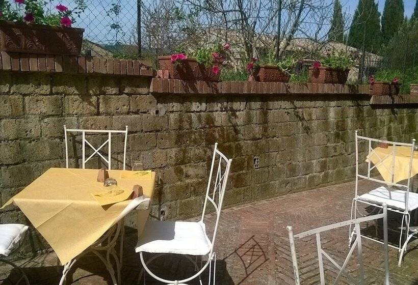 בית מלון כפרי Scilla