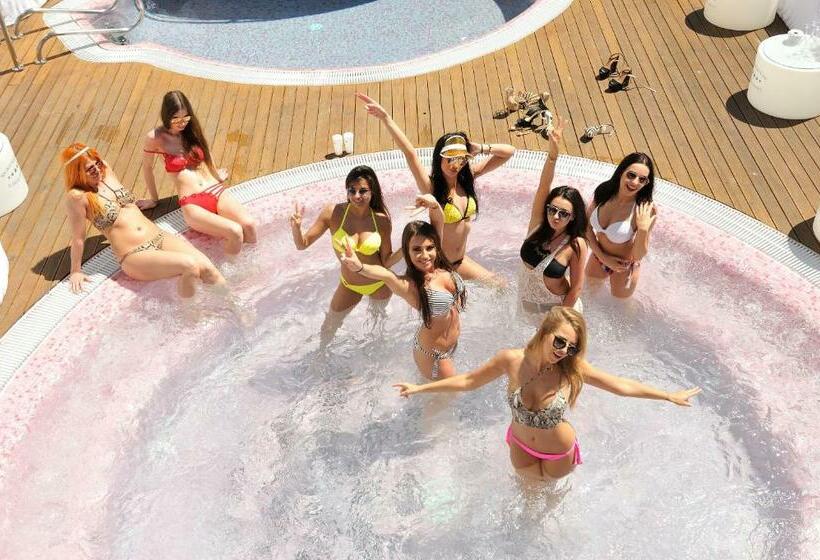 בית מלון כפרי Sisu Boutique