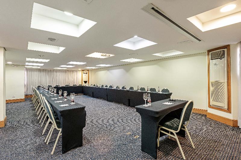 ホテル Slaviero Curitiba Batel