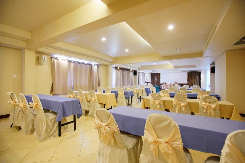 Hotel Tanaosri Resort Pranburi