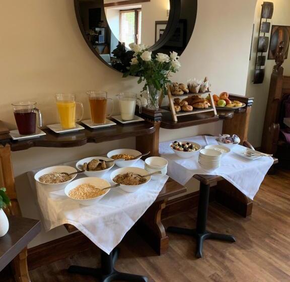 Отель The Auld Kirk