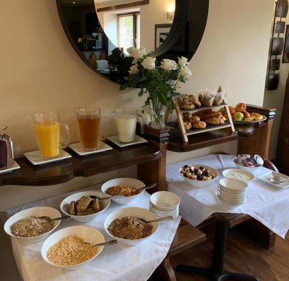 Отель The Auld Kirk