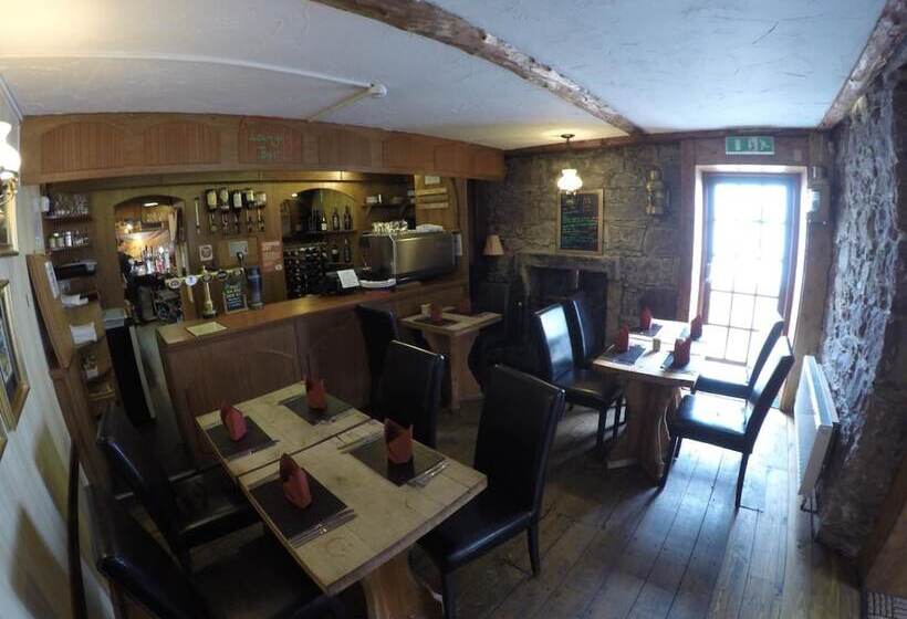 Отель The Old Inn