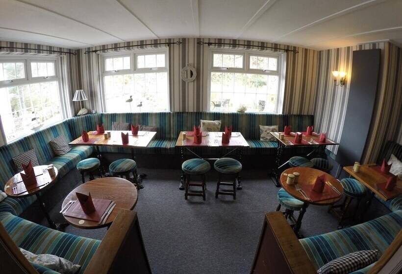 Отель The Old Inn