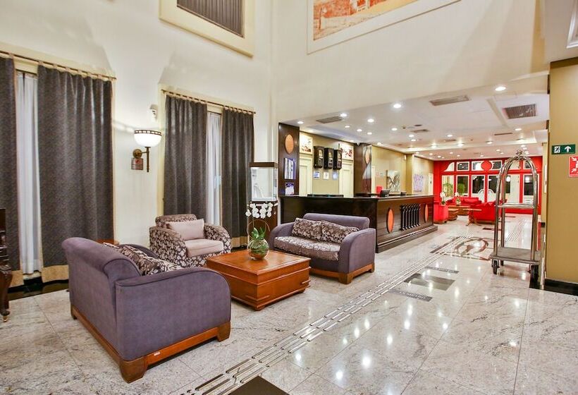 Отель Transamerica Executive Curitiba Batel