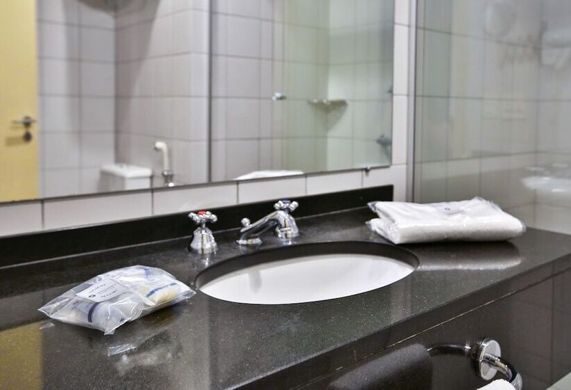 Отель Transamerica Executive Curitiba Batel