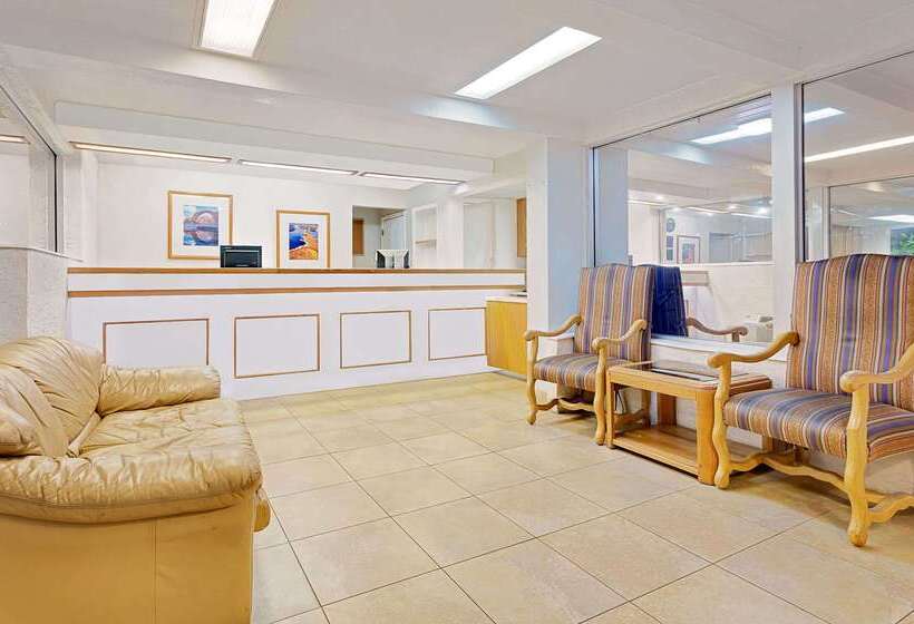 فندق Travelodge By Wyndham Page, View Of Lake Powell