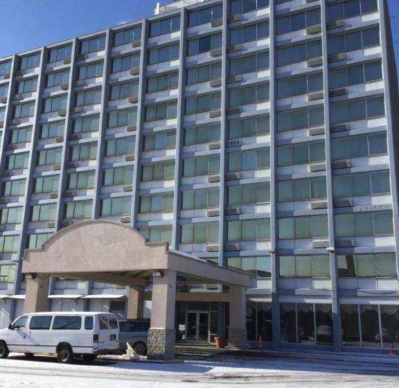 University Hotel & Suites