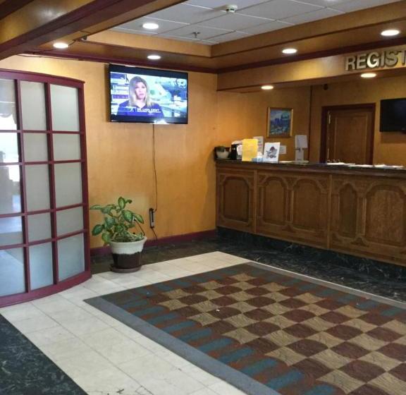 University Hotel & Suites