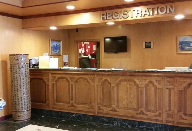 University Hotel & Suites