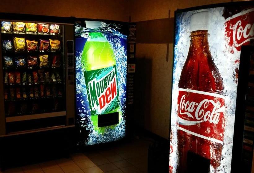 University Hotel & Suites