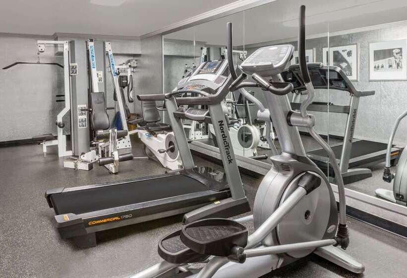 فندق Uptown Oasis San Jose Airport