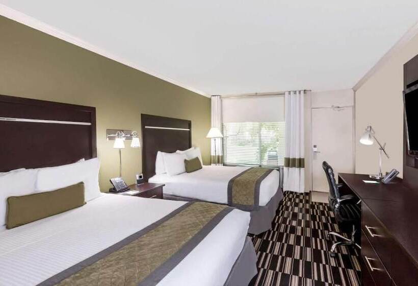 فندق Uptown Oasis San Jose Airport