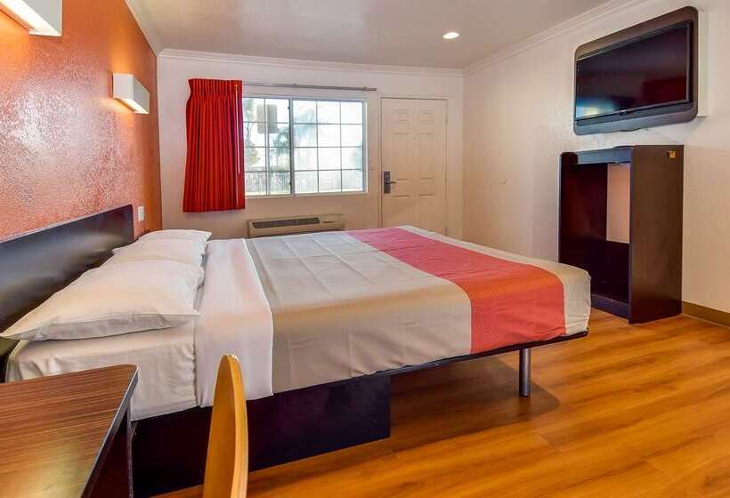 Motel 6 Garden Grove