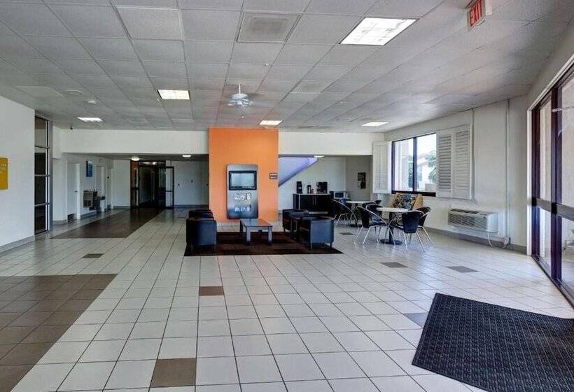 מוטל Executive Inn & Suites