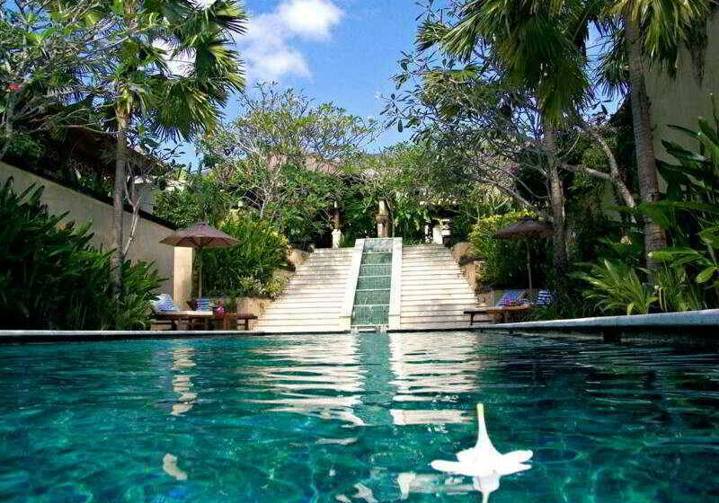 Pat-Mase Villas