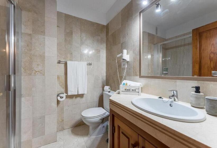 Klayman Olivina Apart