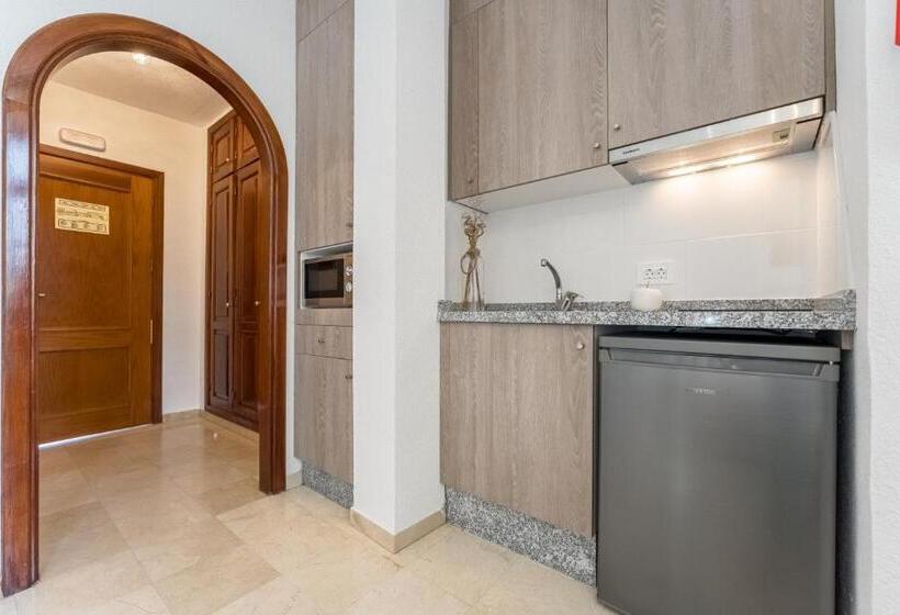 Klayman Olivina Apart