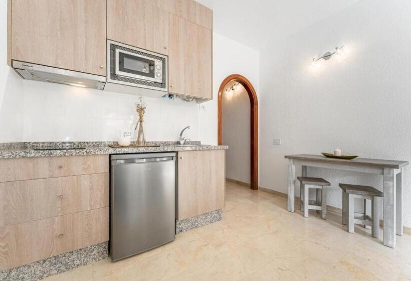 Klayman Olivina Apart