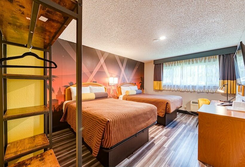Общежитие La Mirage Inn  Hollywood