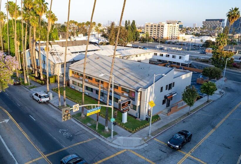 Общежитие La Mirage Inn  Hollywood