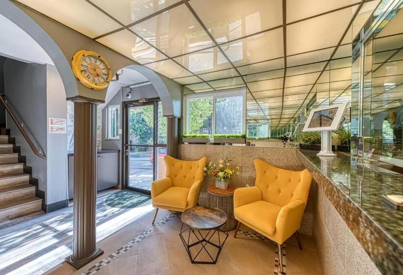Общежитие La Mirage Inn  Hollywood