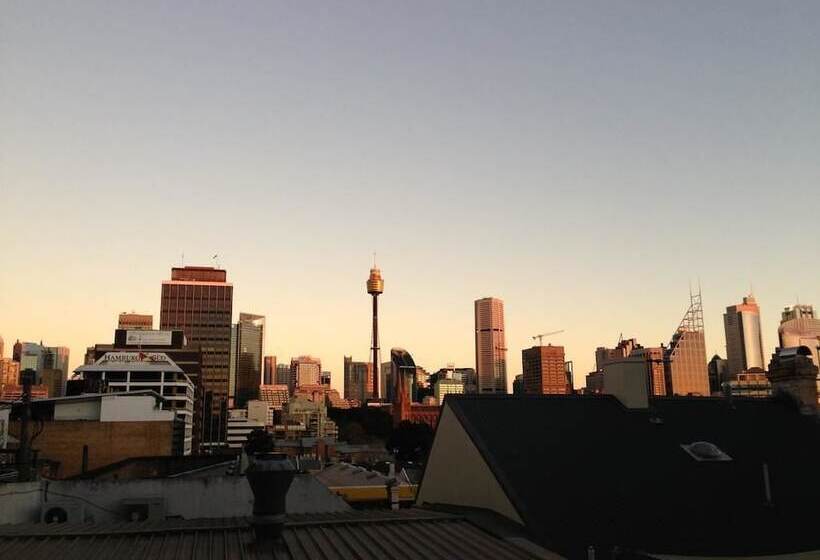 Asylum Sydney Backpackers Hostel