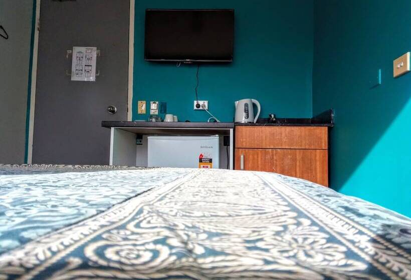 Asylum Sydney Backpackers Hostel