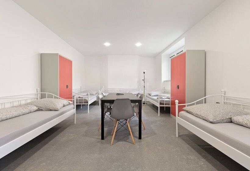 Hostel Na šalamouně