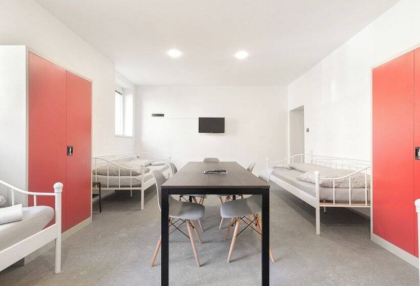 Hostel Na šalamouně