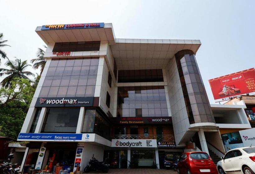 호텔 Capital O Sai Arya Residency