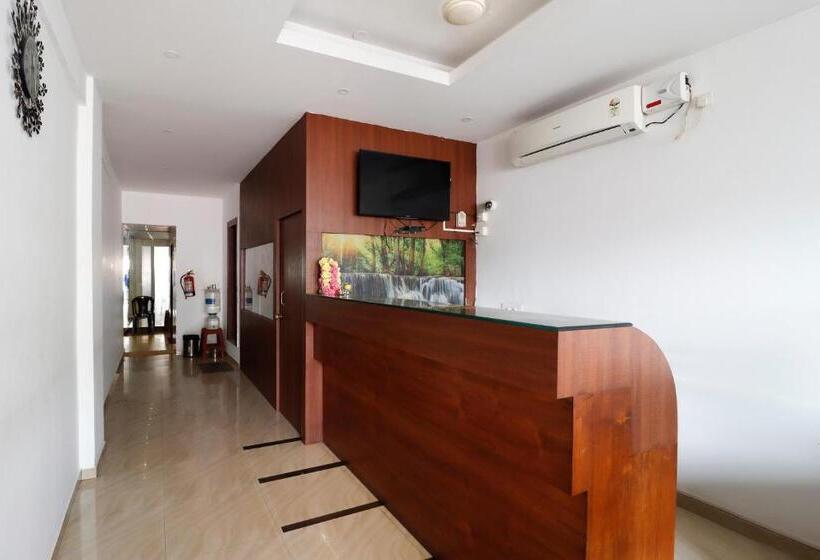 호텔 Capital O Sai Arya Residency