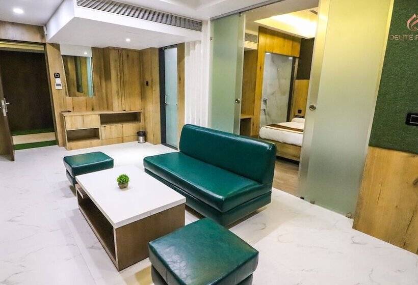 Отель Delite Palladium