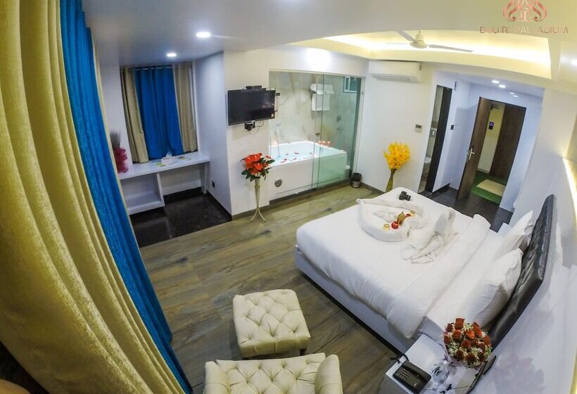 Отель Delite Palladium