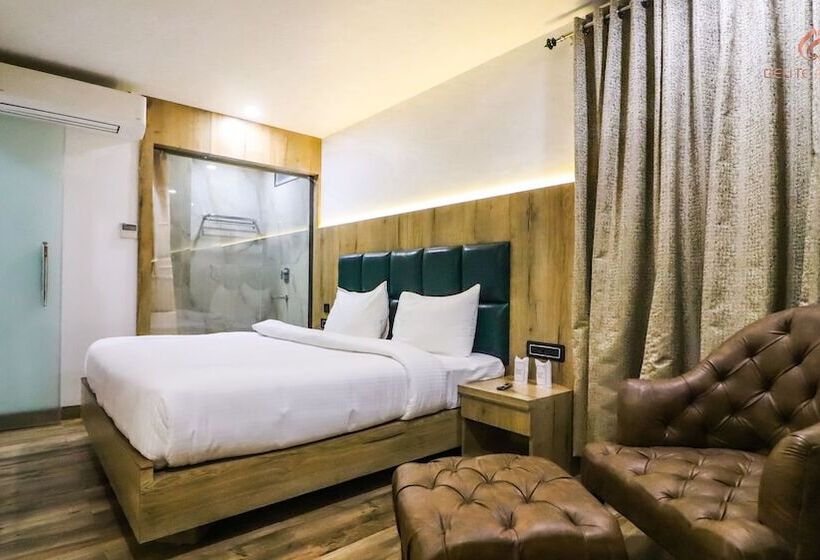 Отель Delite Palladium