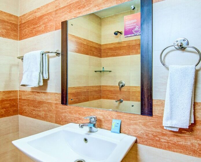 בית מלון כפרי Fabexpress Hemkunt Residency Noida