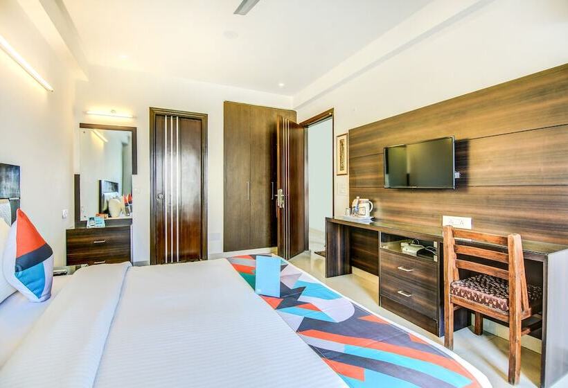 בית מלון כפרי Fabexpress Hemkunt Residency Noida