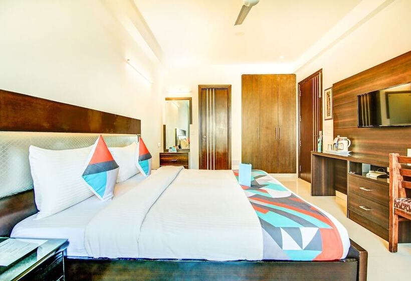 בית מלון כפרי Fabexpress Hemkunt Residency Noida