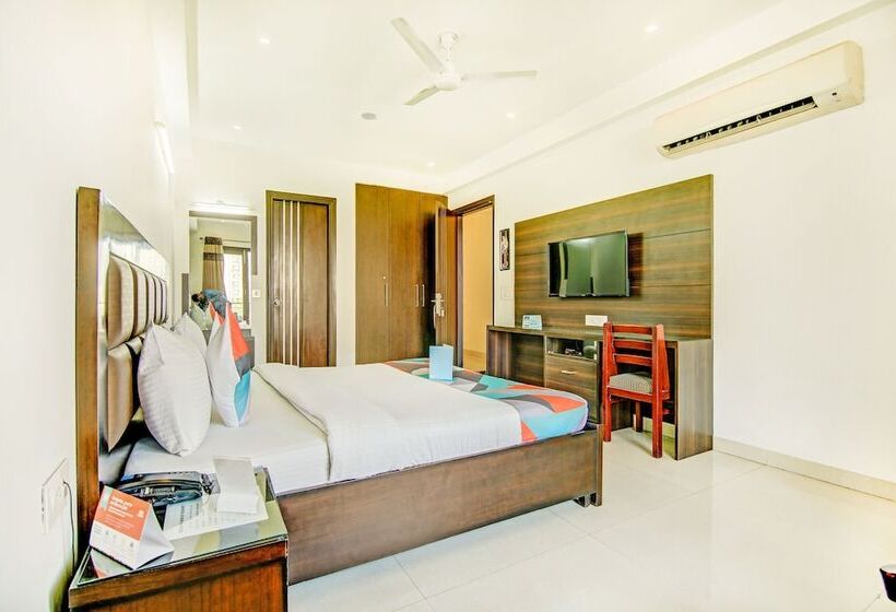 בית מלון כפרי Fabexpress Hemkunt Residency Noida