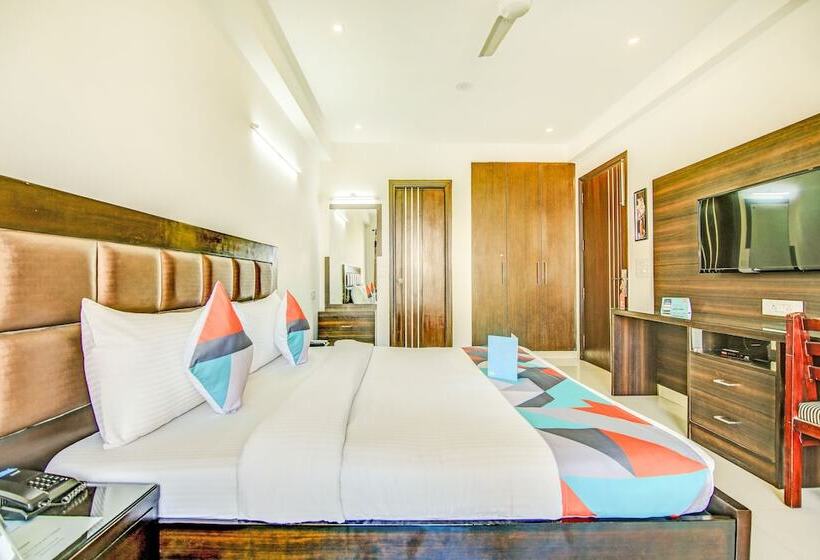 בית מלון כפרי Fabexpress Hemkunt Residency Noida