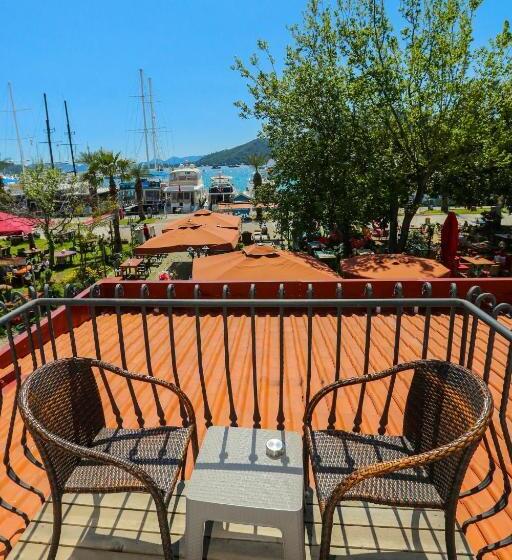 ホテル Gocek Unlu