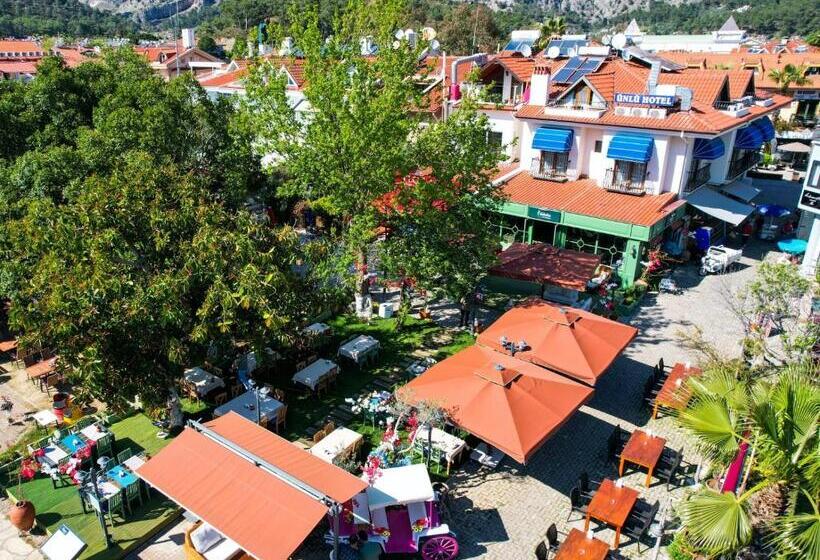 ホテル Gocek Unlu