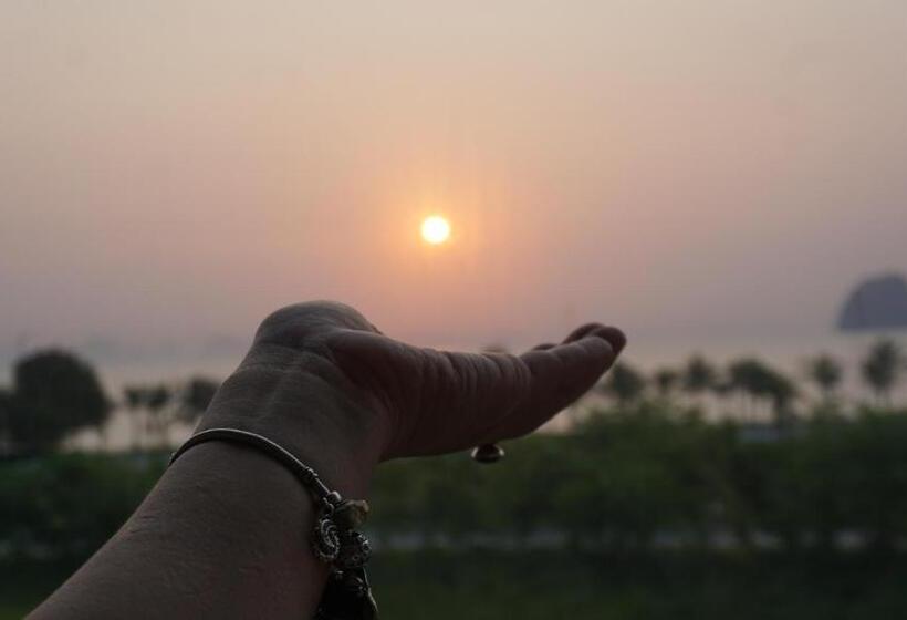 هتل Golden Palm Halong