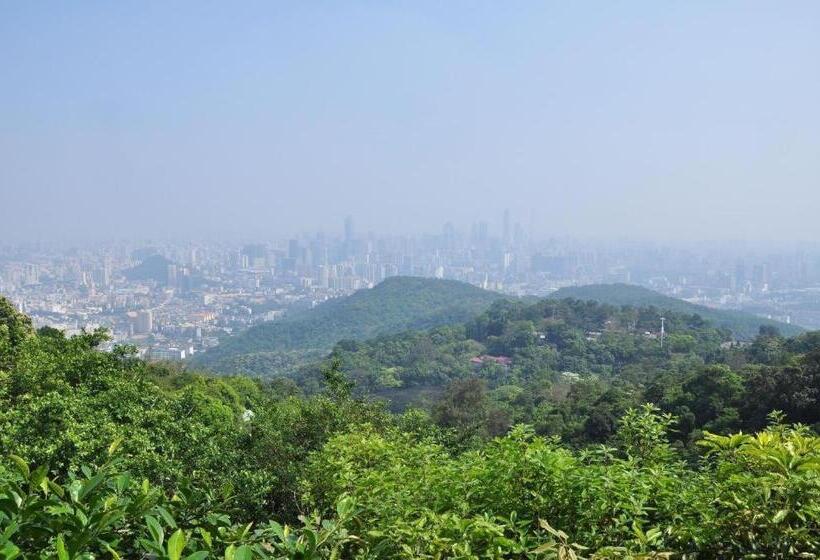 Lavande Hotels Guangzhou Baiyun Avenue North Metro Station